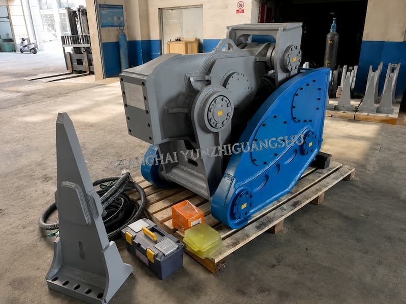 vibro ripper SV-E5 is producing in workshop